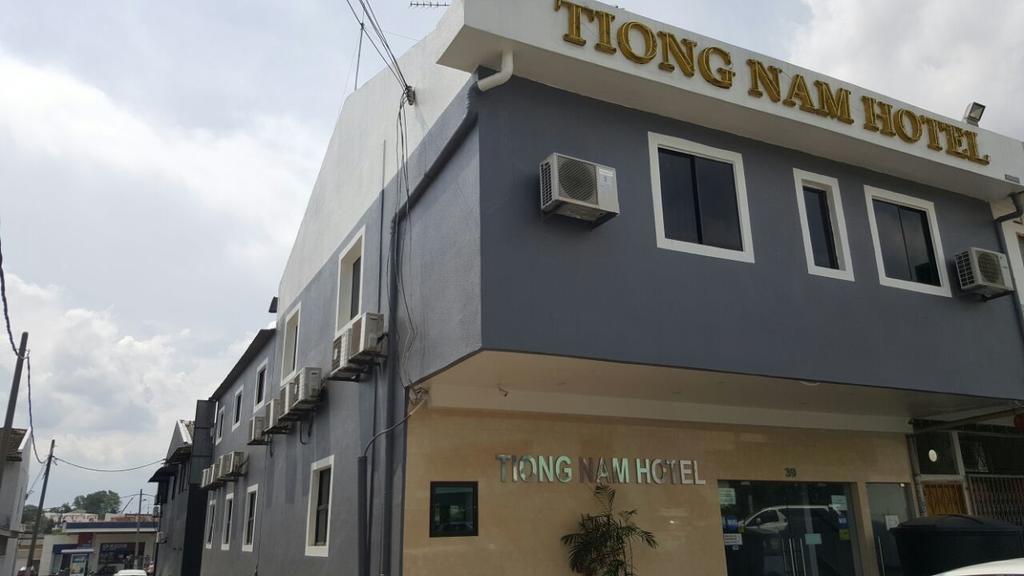 Tiong Nam Hotel Pasir Gudang Exterior photo