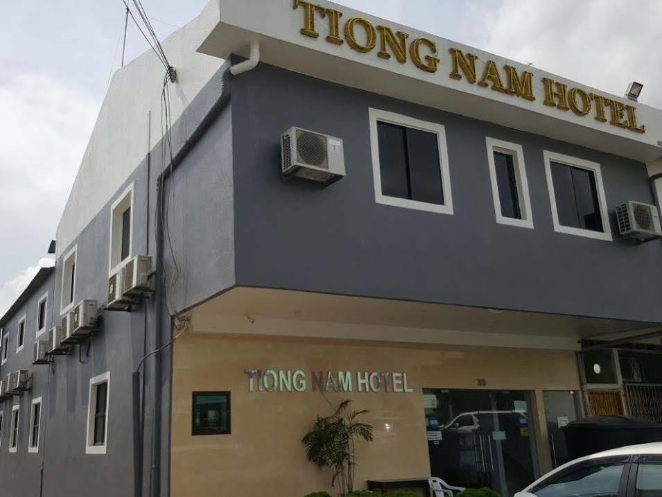 Tiong Nam Hotel Pasir Gudang Exterior photo