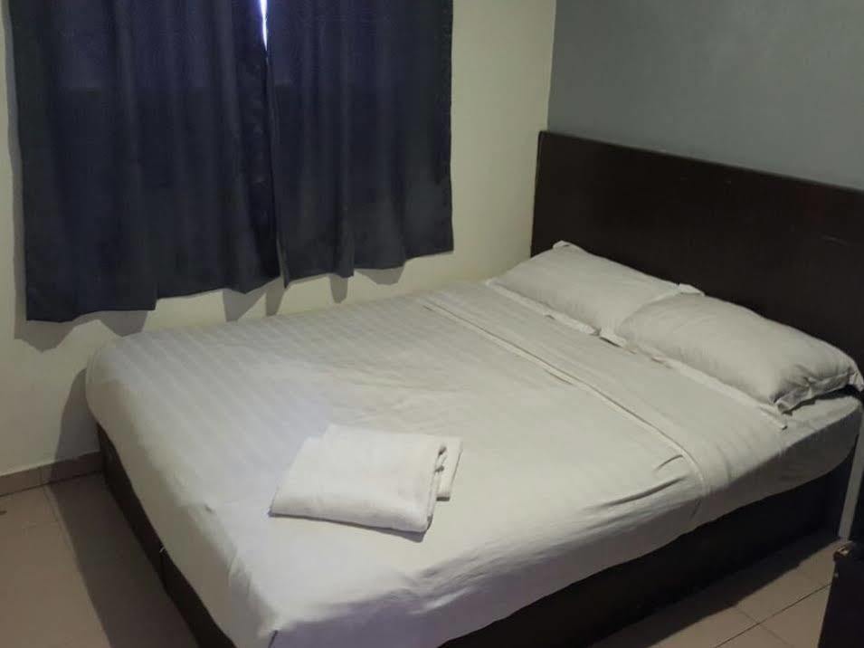 Tiong Nam Hotel Pasir Gudang Exterior photo